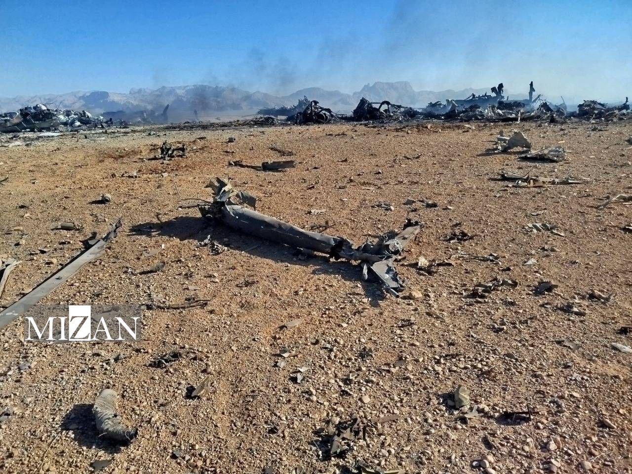 شکست تلاش دشمن برای نجات خلبان جنگنده ساقط شده/ دو فروند بالگرد بلک هاک و یک فروند هواپیمای ترابری نظامی C130 در جنوب اصفهان منهدم شدند