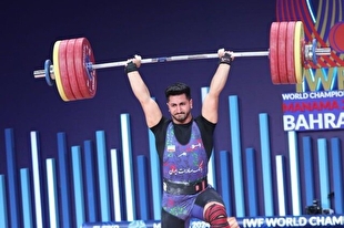 نایب قهرمان وزنه‌برداری جهان و قهرمان آسیا:
مردم همدل هستند/ دشمن نمی‌تواند ایران را شکست دهد