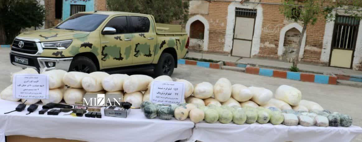 کشف محموله ۱۹۸ کیلوگرم مواد مخدر افیونی، سلاح و مهمات در هنگ مرزی تایباد