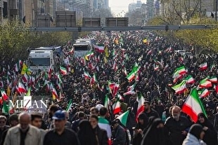 کامور بخشایش: شاهد نمایش کم‌نظیر وحدت و ایستادگی ایرانیان در تاریخ هستیم/ نتیجه چیزی جز پیروزی نیست