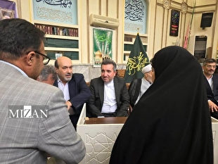 برگزاری میز خدمت رئیس سازمان ثبت در مسجد المنتظر مشهد مقدس 