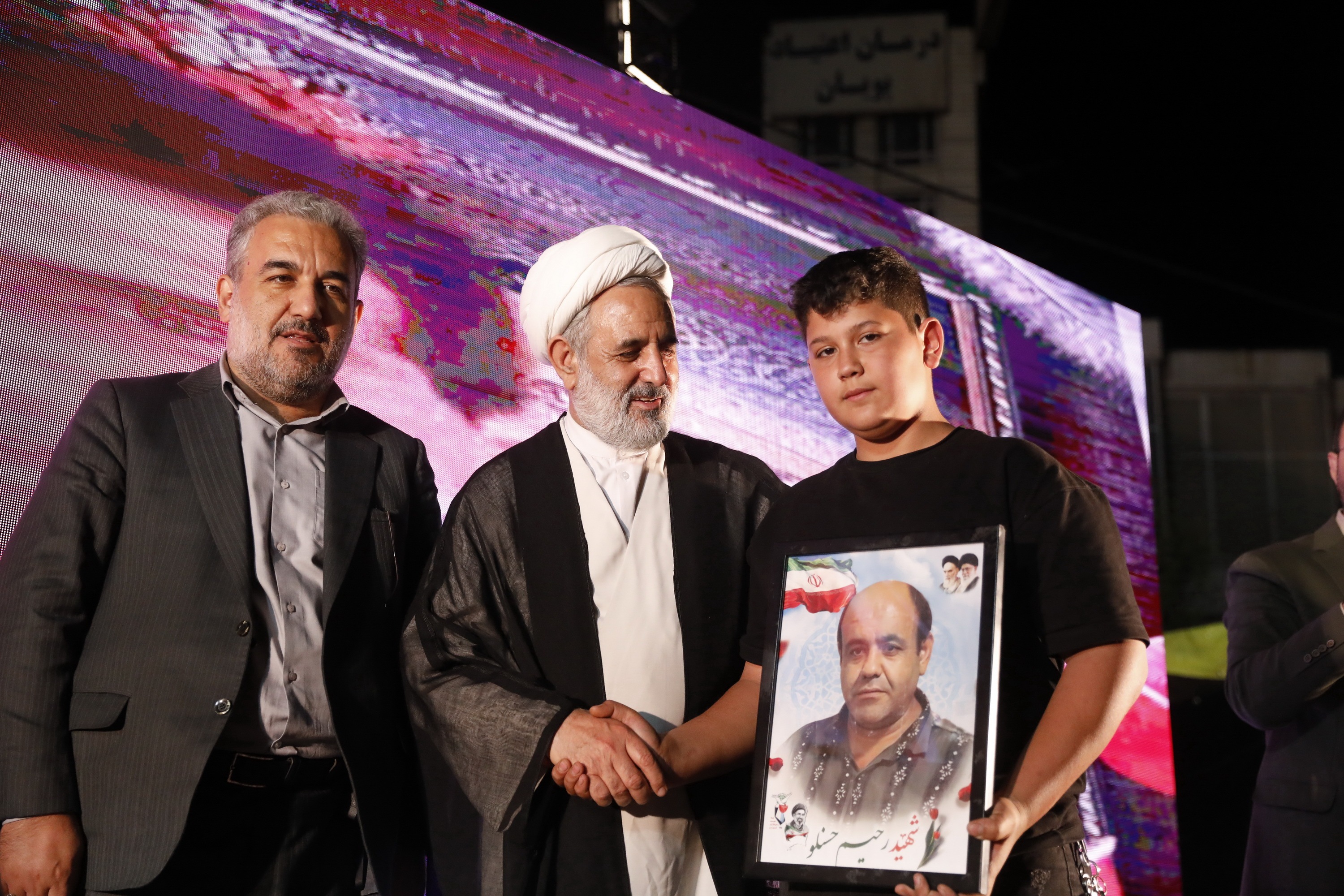 اجتماع شبانه کارگران انقلابی در قم