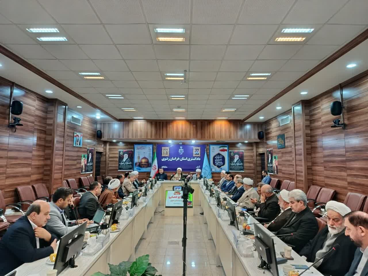 رئیس کل دادگستری استان خراسان رضوی: دلیل گرانی بسیاری از کالا‌ها منطقی نیست و مسئولان امر باید هم نظارت کنند و هم پاسخگو باشند
