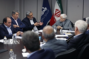 عارف: صنعت نفت در دوران جنگ درخشان ظاهر شد