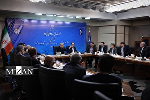 حضور سرزده رئیس جمهور در نشست اصناف و بازاریان/ پزشکیان: اولویت قطعی دولت، جلوگیری از قطع برق و گاز واحد‌های تولیدی است