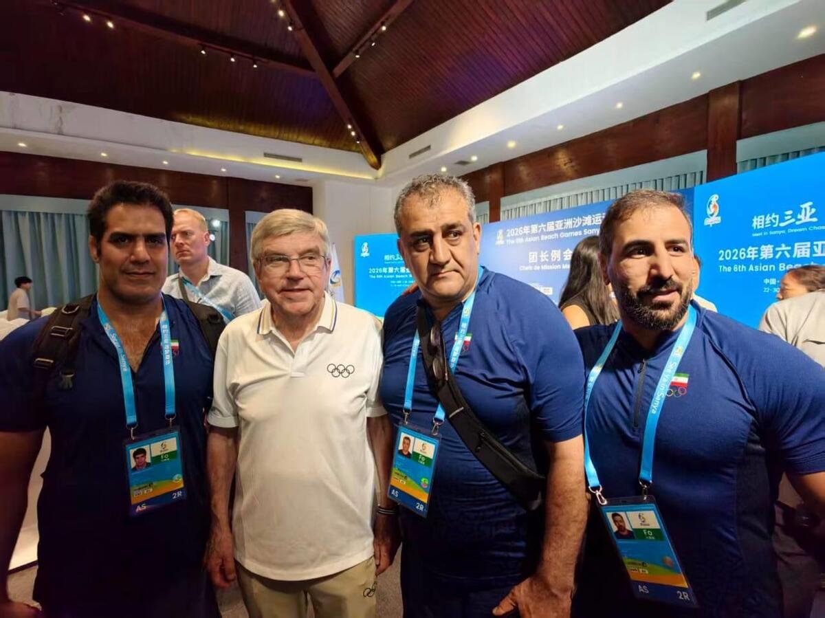 بازی&zwnj;های ساحلی آسیا| دیدار توماس باخ با ورزشکاران ایرانی در دهکده بازی&zwnj;ها