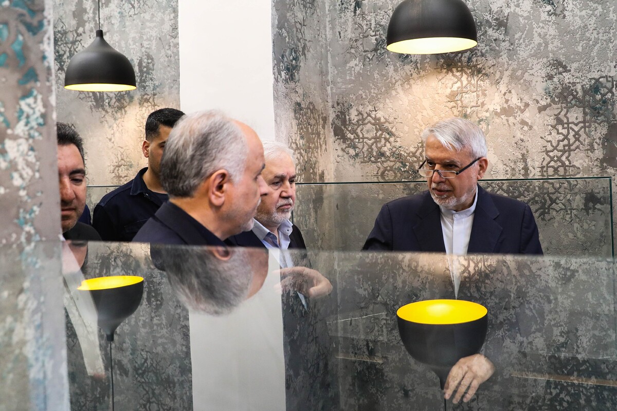 آیین اهدای سند مالکیت کاخ گلستان
