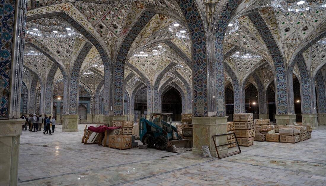 پیشرفت طرح‌های توسعه و بازسازی عتبات با وجود جنگ/ بخش زیارتی صحن حضرت زینب (س) پاییز امسال به بهره‌برداری می‌رسد