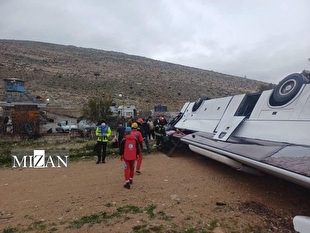 واژگونی اتوبوس در محور عسلویه به کنگان منجر به جان باختن ۸ نفر شد
