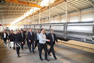 رئیس کل دادگستری آذربایجان غربی و دادستان مرکز استان از یک واحد تولیدی تریلر و رینگ سازی بازدید کردند