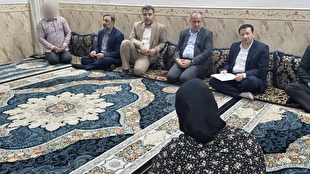 دیدار رئیس کل دادگستری استان بوشهر با سه خانواده زندانی نیازمند در روستای جائینک بخش دلوار
