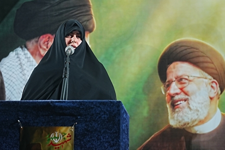 مراسم گرامیداشت شهدای خدمت در میدان انقلاب