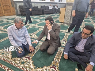 رئیس‌کل دادگستری بوشهر هم‌نشین نمازگزاران مسجد حضرت ابوالفضل (ع) شد/ دیدار بی‌واسطه با مردم برای رسیدگی به درخواست‌های ثبتی و قضایی