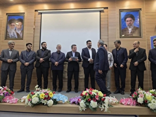 اهدای ۲۵ سند مالکیت به سرمایه‌گذاران منطقه ویژه اقتصادی گرمسار/ ۸۰ درصد شهرک‌های صنعتی کشور سنددار شدند