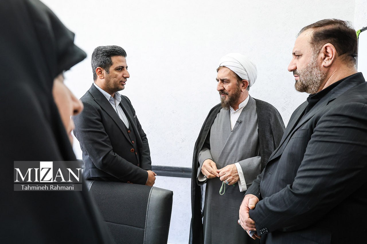 بازدید سرزده معاون قضایی قوه قضاییه از دادسرای مرکز و ناحیه ۲۸ تهران؛ تأکید بر سرعت و دقت در رسیدگی به پروندهها بازدید سرزده معاون قضایی قوه قضاییه از دادسرای مرکز و ناحیه ۲۸ تهران؛ تأکید بر سرعت و دقت در رسیدگی به پروندهها