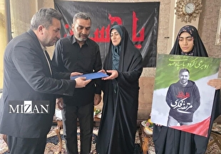 دیدار رئیس سازمان ثبت اسناد و املاک با سه مادر شهید در روز عید غدیر
