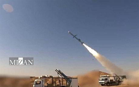 شلیک اخطار موشکی - پهپادی نداجا به سمت ناوشکن‌های متجاوز و مزاحم آمریکایی