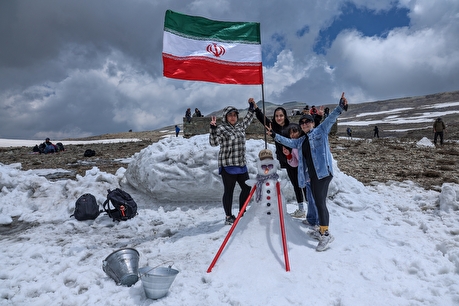 جشنواره آدم برفی در پیست اسکی توچال