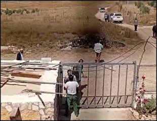 تصاویری از یورش شهرک‌نشینان صهیونیست به منازل فلسطینیان در کرانه باختری