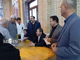 رئیس کل دادگستری استان ایلام پس از نماز جمعه با ۲۵ نفر از شهروندان دیدار کرد