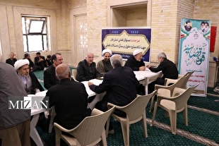 مسئولین قضایی استان زنجان با حضور در نماز جمعه مشکلات حقوقی مردم را بررسی کردند