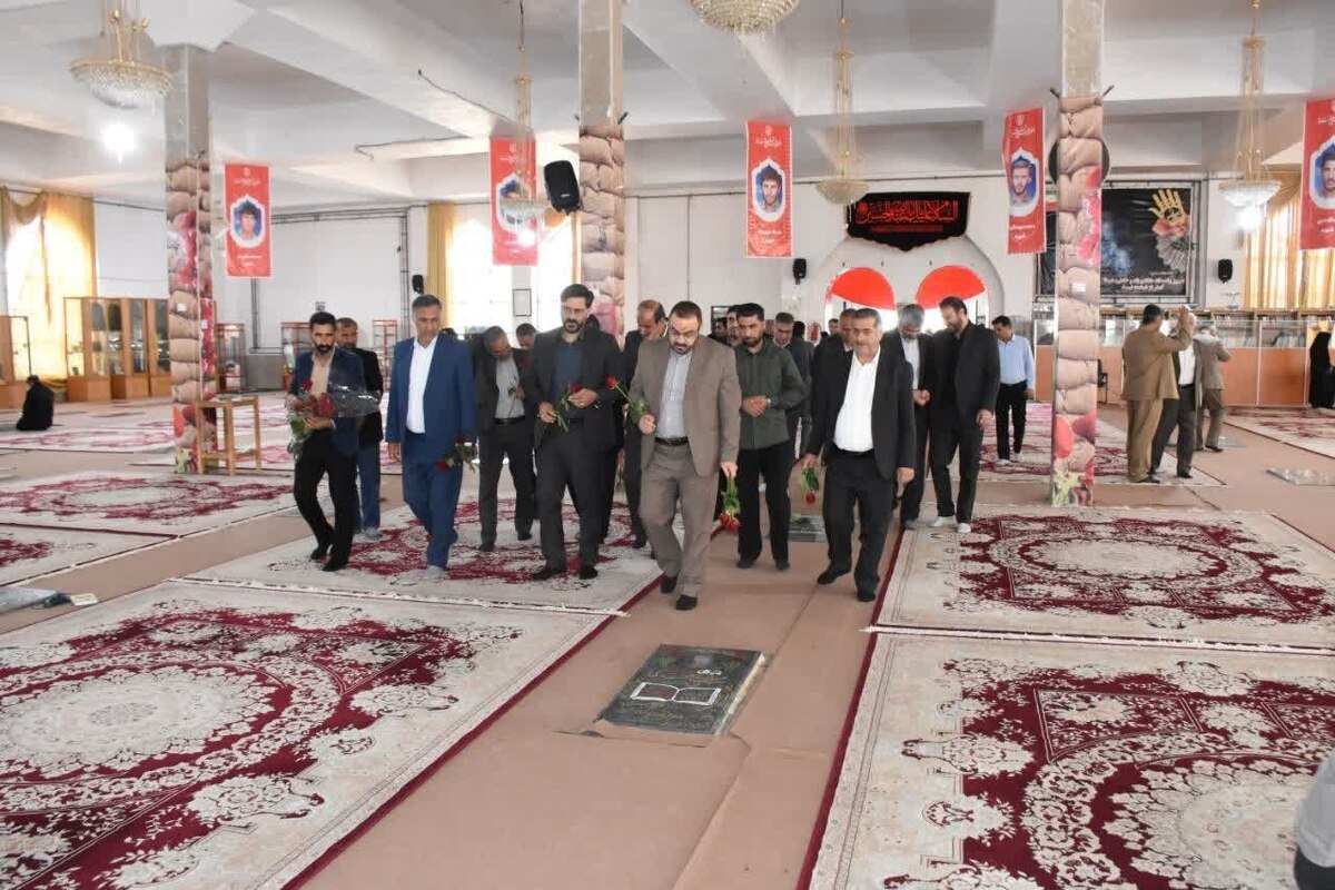 خرمشهر نماد مقاومت و ایثار ملت ایران است