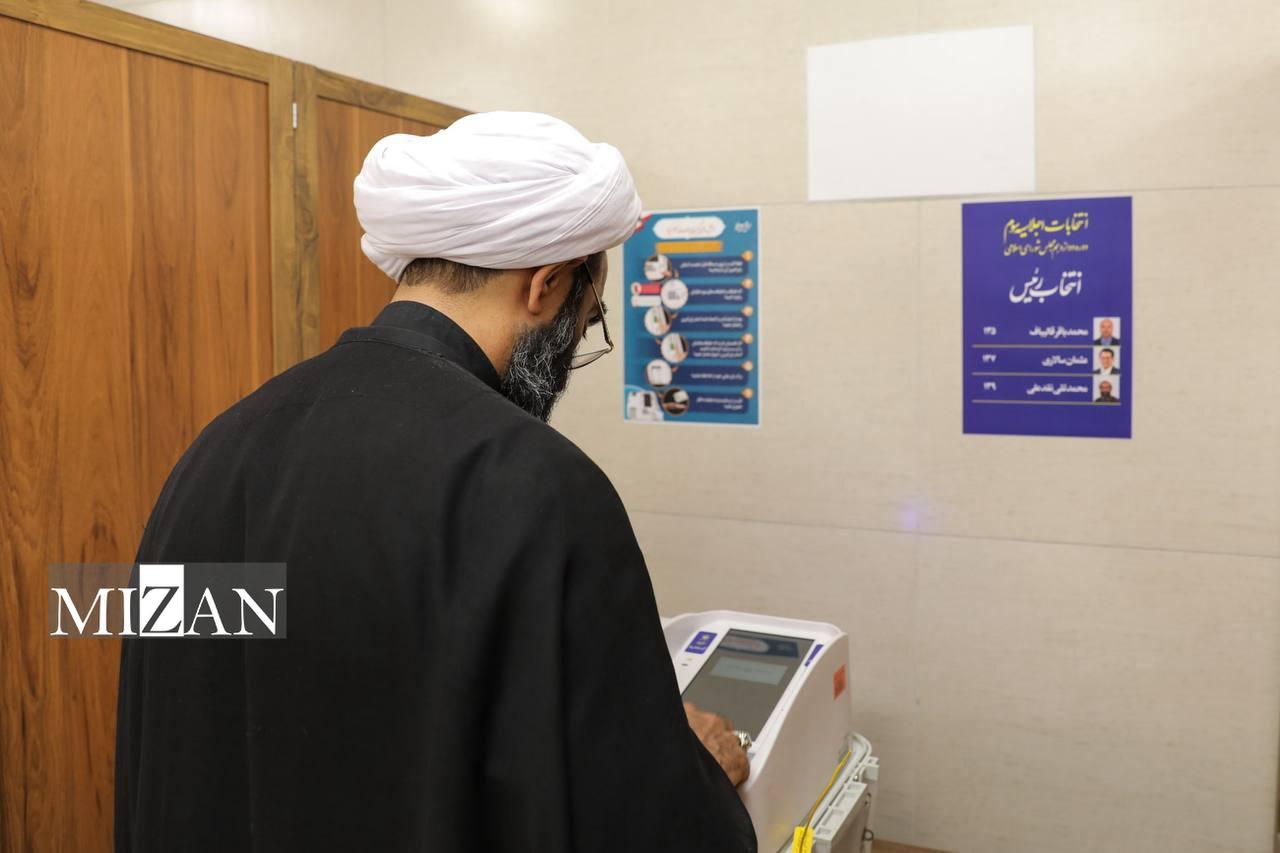 انتخابات هیئت‌رئیسه مجلس برگزار شد؛ قالیباف رئیس‌مجلس باقی ماند