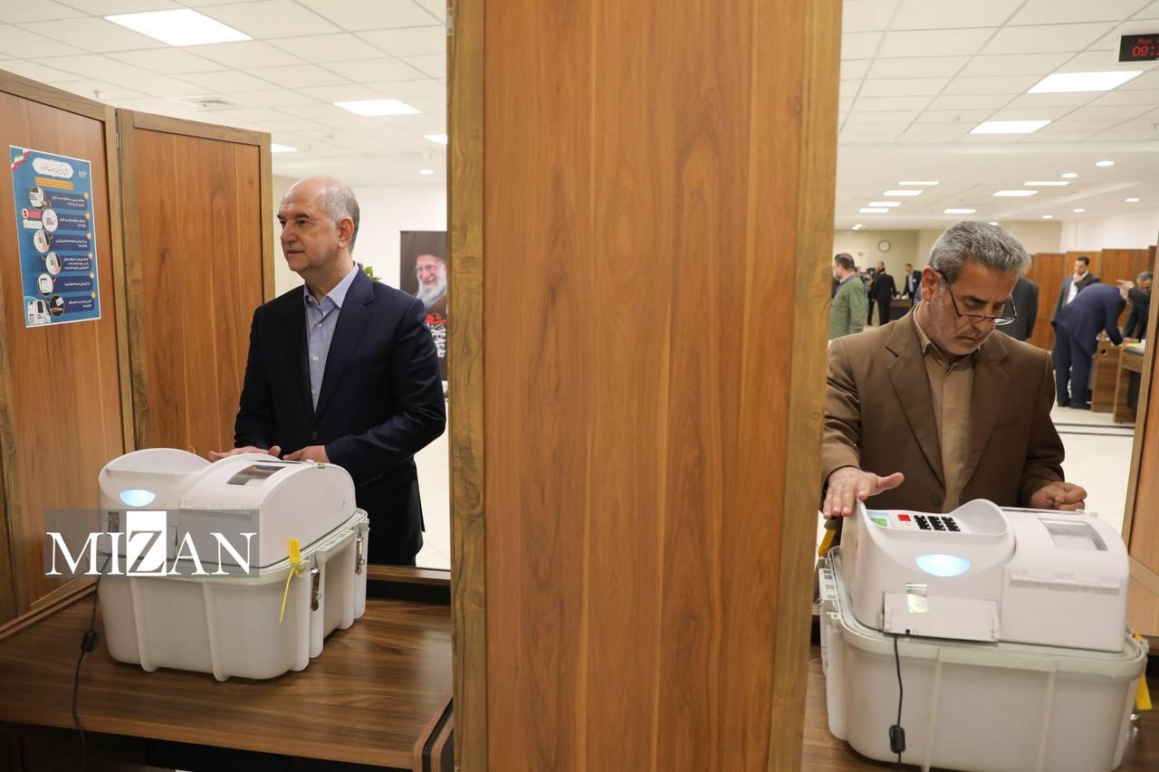 انتخابات هیئت‌رئیسه مجلس برگزار شد؛ قالیباف رئیس‌مجلس باقی ماند