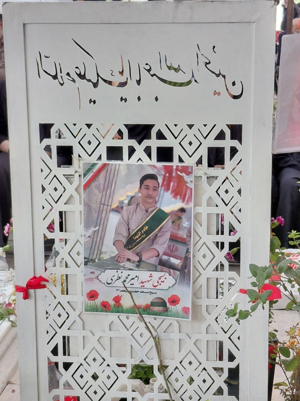 قطعه ۴۲؛ نگارخانه مظلومیت ملتی که عزت را در شهادت یافت و جهان را به تماشا نشاند