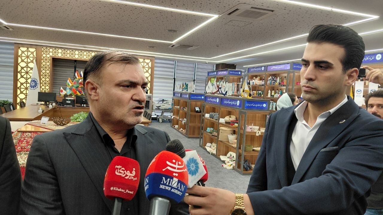 بازدید بیش از ۳۰ خبرنگار و عکاس از کارخانه بزرگ تولید لوازم خانگی/ حفظ اشتغال ۳۴۰۰ نفر با ورود سازمان بازرسی به رفع مشکلات تولید بازدید بیش از ۳۰ خبرنگار و عکاس از کارخانه بزرگ تولید لوازم خانگی/ حفظ اشتغال ۳۴۰۰ نفر با ورود سازمان بازرسی به رفع مشکلات تولید
