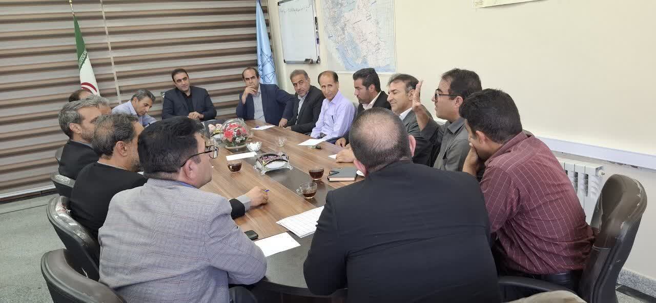 نشست هماندیشی دادگستری کوهدشت با نخبگان برای ارتقای عدالت