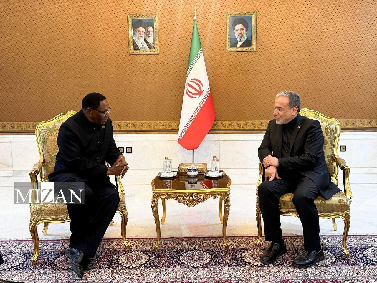 دیدار مقامهای خارجی شرکتکننده در مراسم وداع با رهبر شهید با عراقچی دیدار مقامهای خارجی شرکتکننده در مراسم وداع با رهبر شهید با عراقچی
