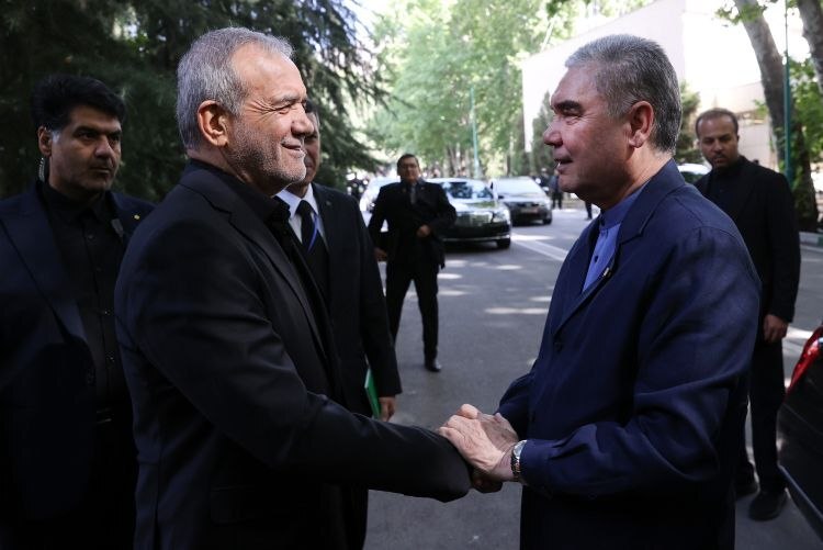 برگزاری مراسم ادای احترام شخصیت‌های خارجی به آقای شهید ایران