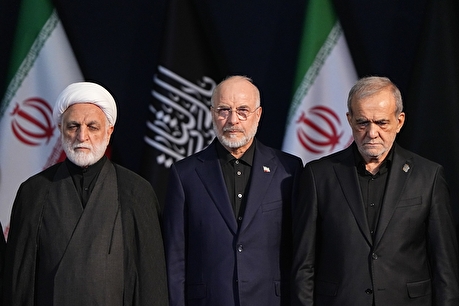 مراسم ادای احترام به پیکر رهبر شهید انقلاب با حضور سران سه قوه