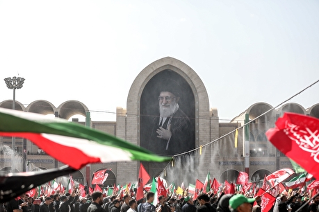 مراسم وداع با رهبر شهید انقلاب در مصلای تهران آغاز شد