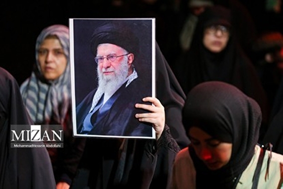 جلسات شعر رهبر شهید جریانسازترین اتفاق ادبی دهههای اخیر خوانده شد