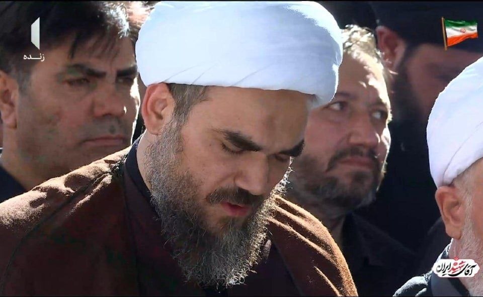 روز دوم وداع؛ اقامه نماز بر پیکر آقای شهید ایران/ حضور فرزندان رهبر شهید در مصلای تهران روز دوم وداع؛ اقامه نماز بر پیکر آقای شهید ایران/ حضور فرزندان رهبر شهید در مصلای تهران