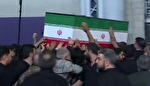 لحظه بدرقه پیکرهای مطهر رهبر شهید انقلاب و خانواده ایشان بعد از اقامه نماز