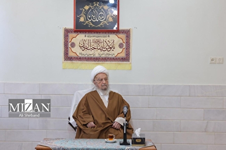 آیت‌الله مکارم شیرازی: عاملان جنایت علیه رهبر شهید از کیفر الهی مصون نخواهند ماند