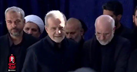 حضور سران قوا در مصلای امام خمینی(ره) پیش از اقامه نماز بر پیکر آقای شهید ایران