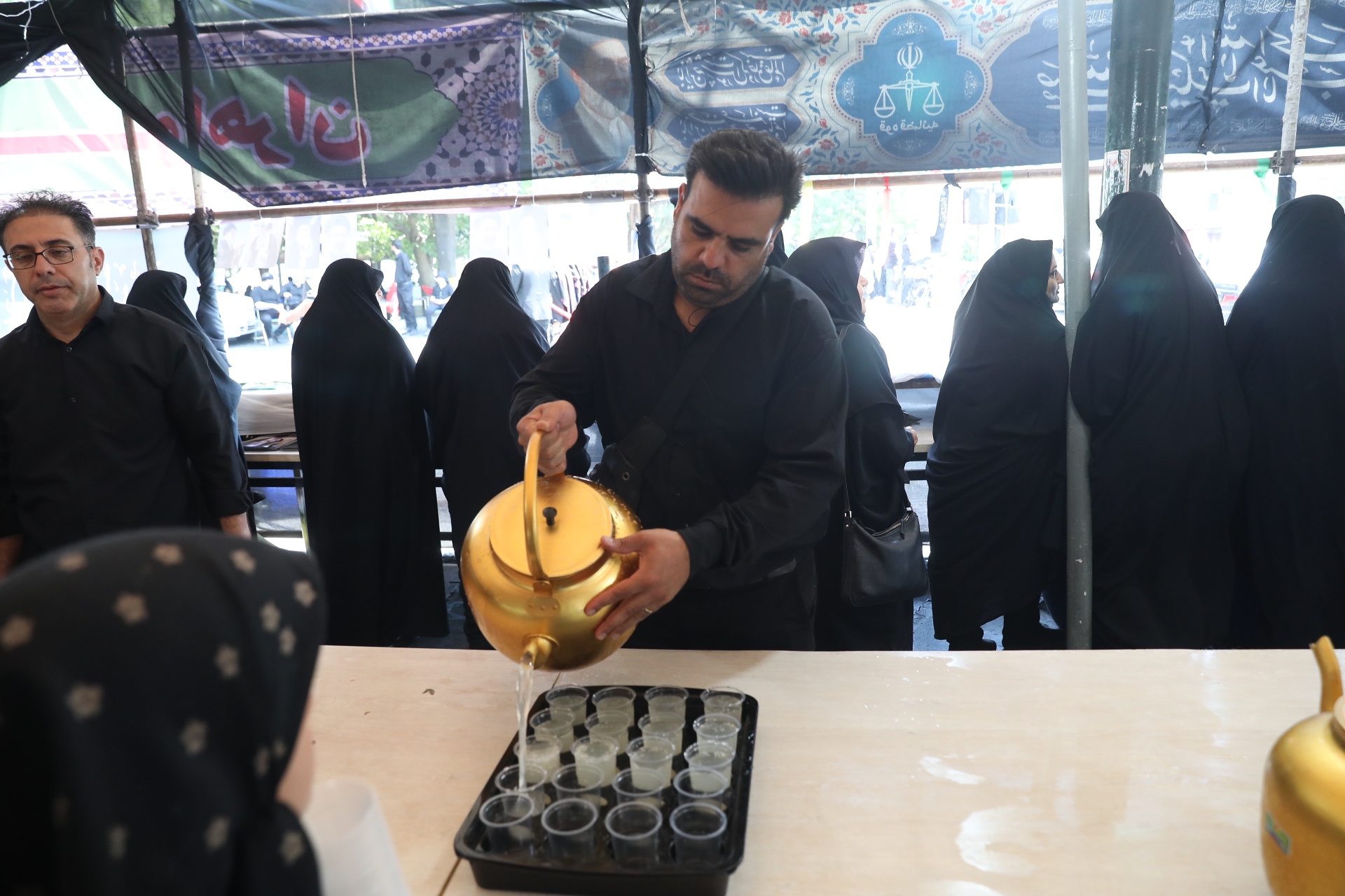 برپایی موکب قوه قضاییه ویژه مراسم وداع و تشییع آقای شهید ایران برپایی موکب قوه قضاییه ویژه مراسم وداع و تشییع آقای شهید ایران