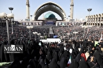 آخرین روز حضور رهبر شهید انقلاب در مصلای تهران/ حضور میلیونی مردم در نماز بر پیکر آقای شهید ایران