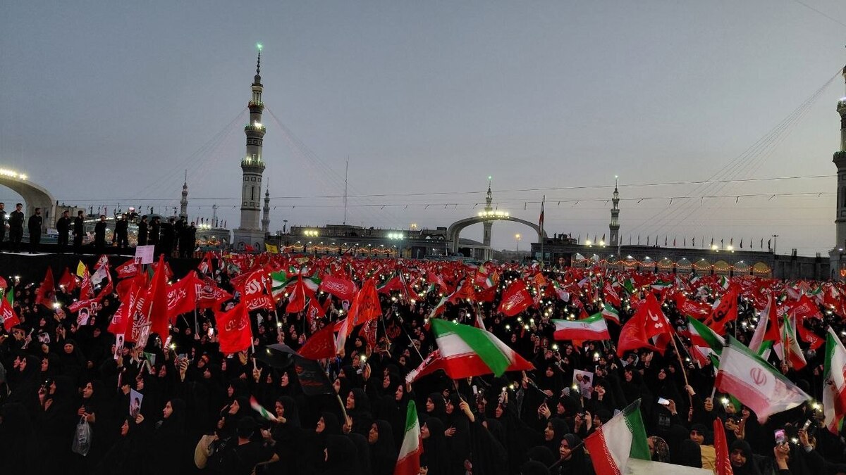 وداع در حریم کریمه؛ اقامه نماز بر پیکر رهبر شهید انقلاب در مسجد جمکران تا ساعاتی دیگر وداع در حریم کریمه؛ اقامه نماز بر پیکر رهبر شهید انقلاب در مسجد جمکران تا ساعاتی دیگر