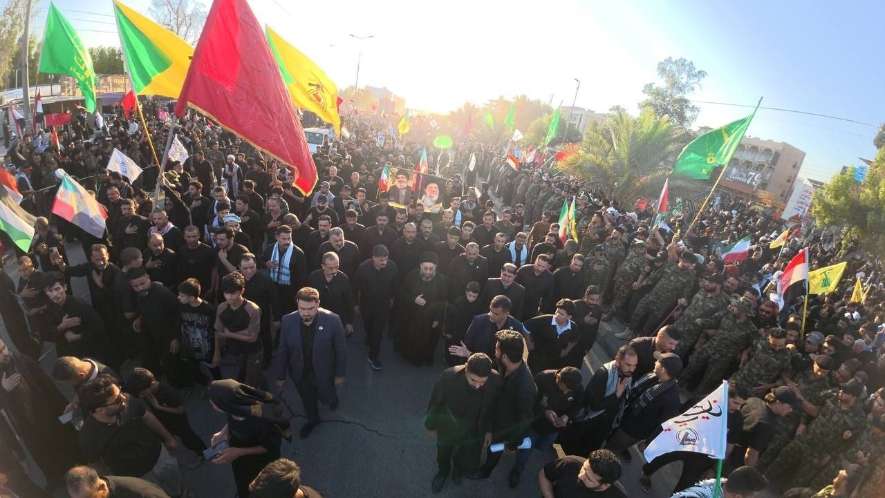وداع عراقی‌ها با پیکر رهبر شهید ایران؛ از تهران تا نجف و کربلا در سوگ