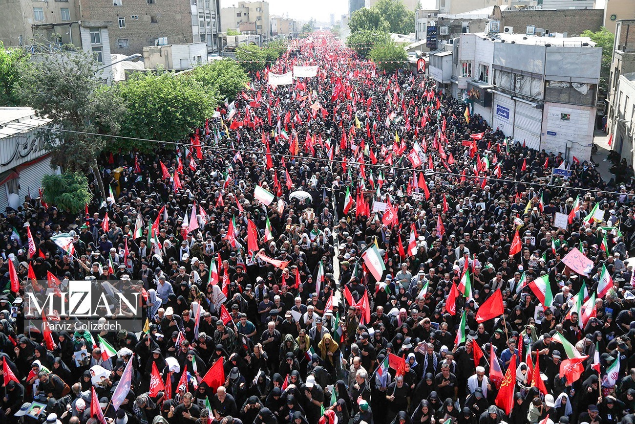 سرخرگهای غیرت در کالبد تهران؛ آخرین وداع پایتخت با امام شهیدش سرخرگهای غیرت در کالبد تهران؛ آخرین وداع پایتخت با امام شهیدش