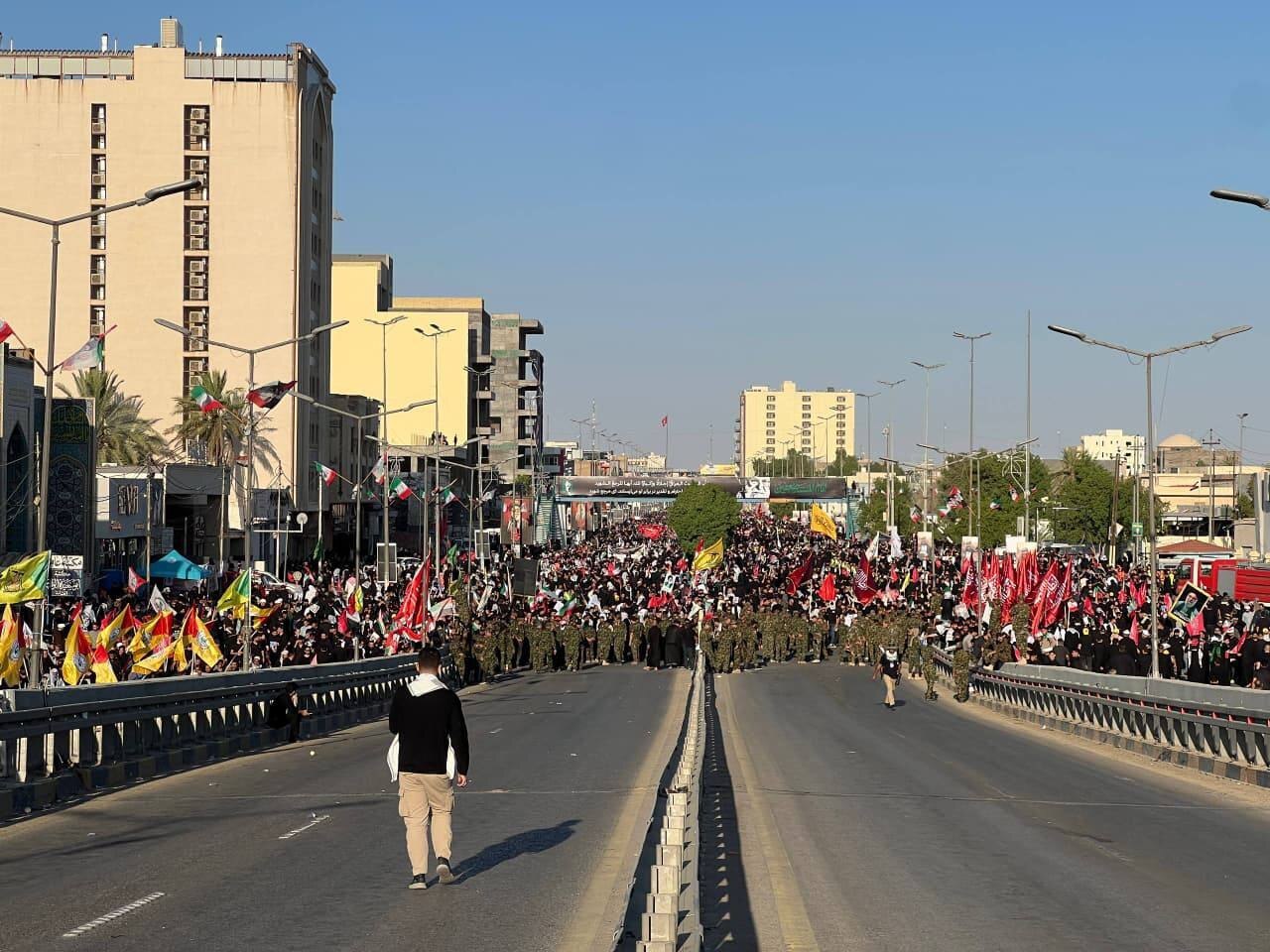مراسم تشییع پیکر مطهر امام شهید در نجف مراسم تشییع پیکر مطهر امام شهید در نجف