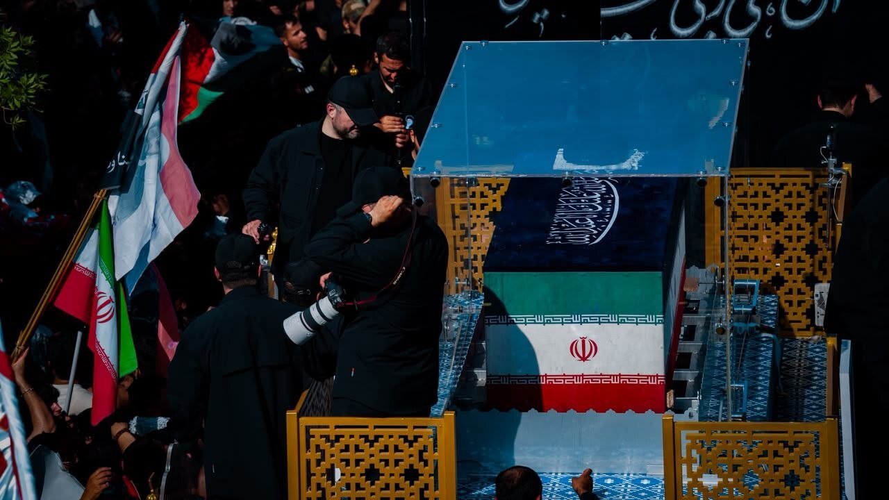 مراسم تشییع پیکر مطهر امام شهید در نجف