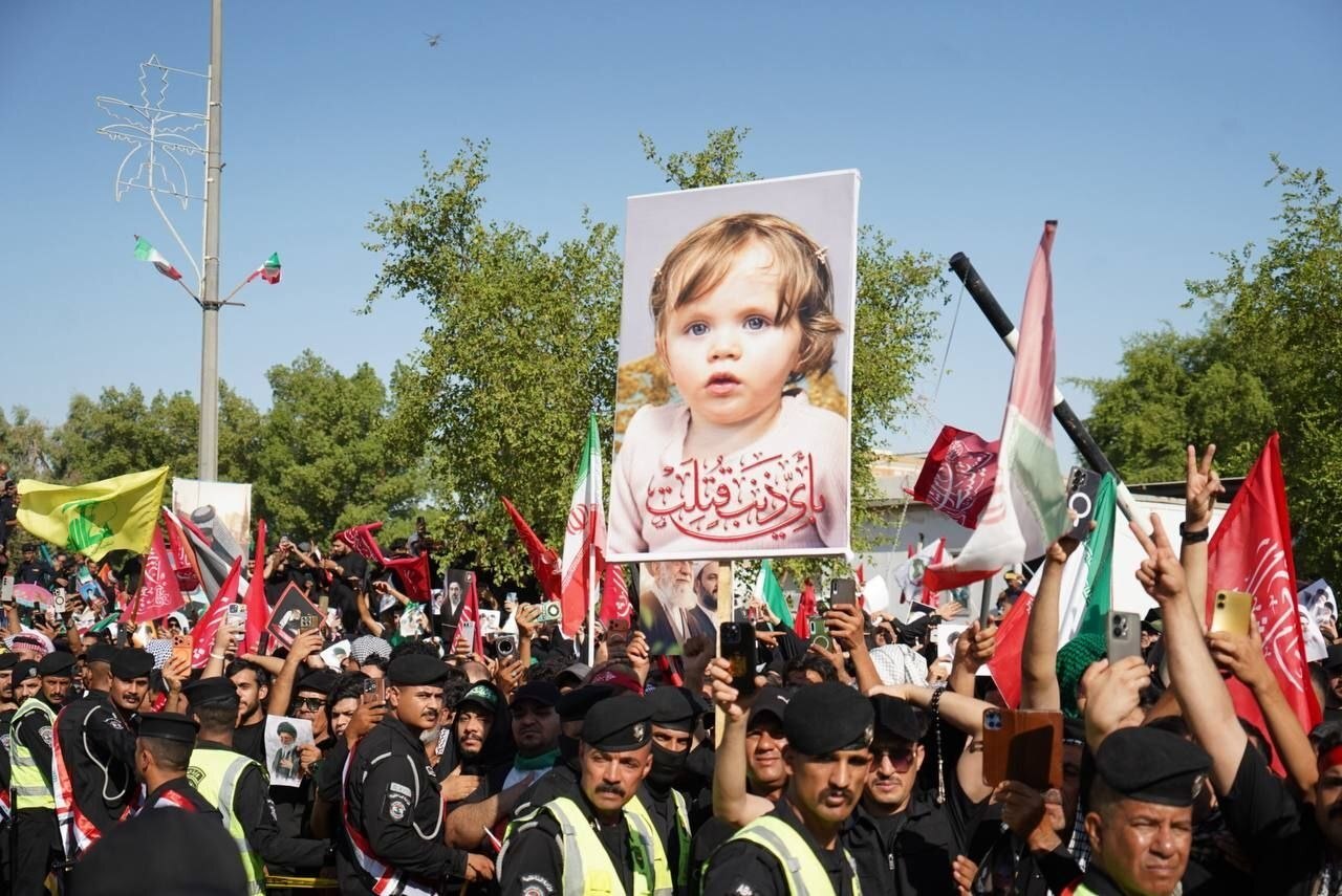 مراسم تشییع پیکر مطهر امام شهید در نجف