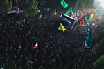تجمع خیل عظیم عزاداران عراقی در تشییع پیکر مطهر رهبر شهید انقلاب در نزدیکی میدان ثورةالعشرین نجف اشرف