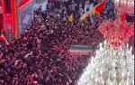 لحظات باشکوهی از تشییع پیکر رهبر شهید انقلاب اسلامی در حرم مطهر و نورانی امام حسین علیه‌السلام